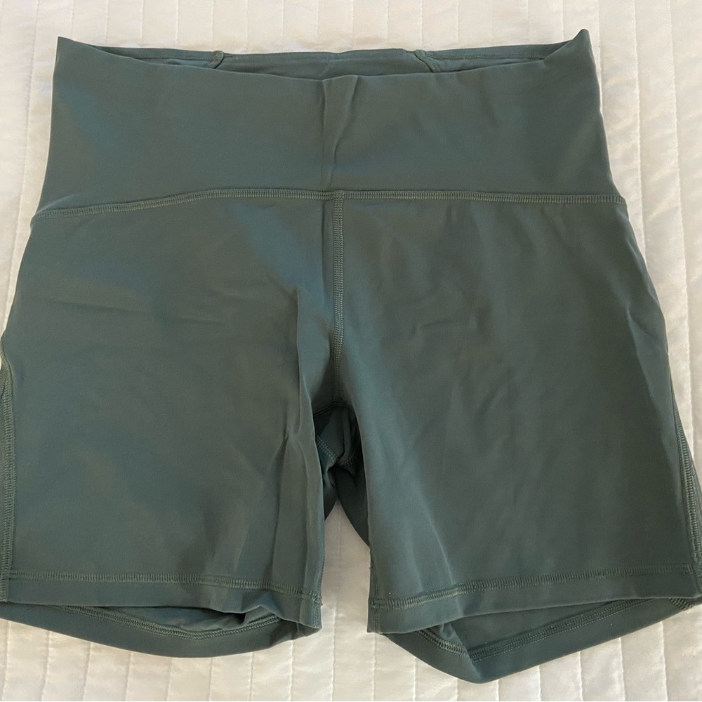 Lululemon Wunder Train 4inch Shorts